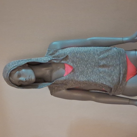 🌟 3/$30. Athletic Sweater Vest with Hood. - Picture 2 of 4